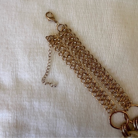 Gold tone necklace circular links pendant oval shaped leaf brown beige jewelry - Picture 4 of 9